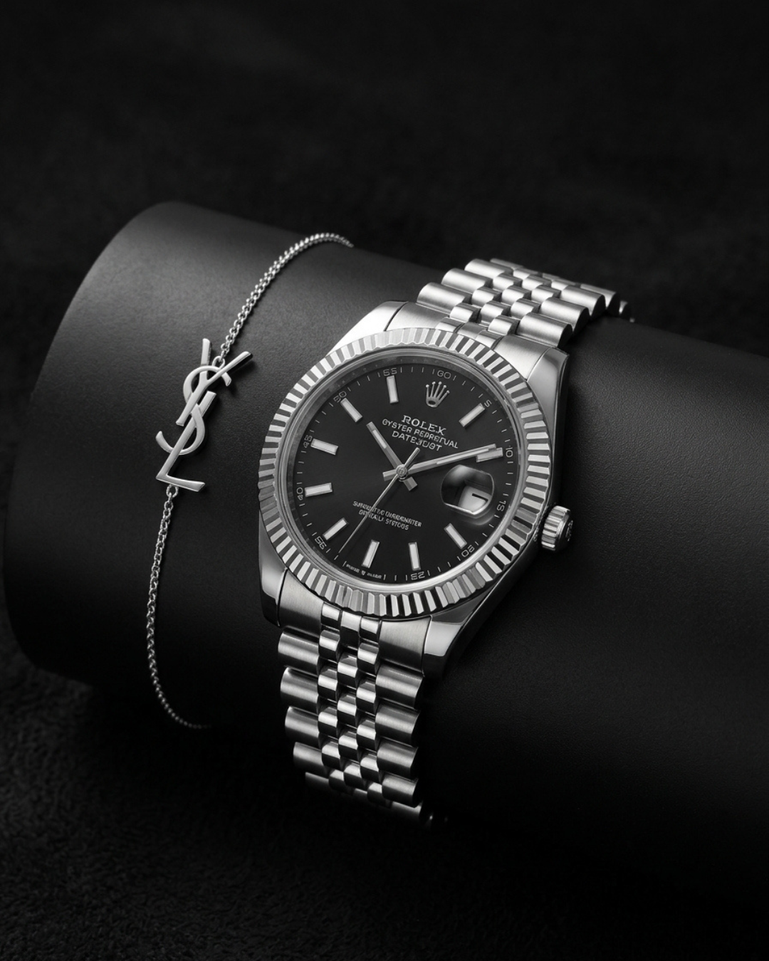L’Essentiel Luxe: Silver Watch & Signature Bracelet